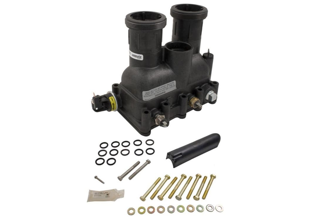 Assembly set for the Pentair MasterTemp/Max-E-Therm Heater Manifold Kit 400K, model 77707-0016, includes bolts, washers, O-rings, a cover piece, and a sealed packet compatible with Sta-Rite Max-E-Therm systems with dual-chambered units featuring two cylindrical openings.