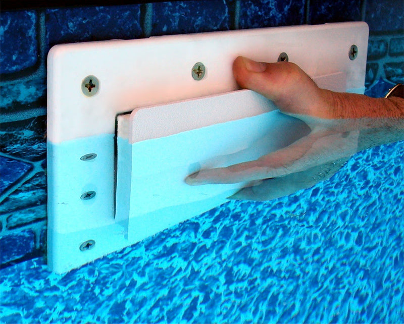 SKIMMER PLUG WINTER CLOSURE FOR